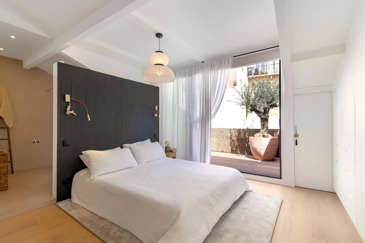 Duplex Terrace & AC Time Out Market gallery image 5