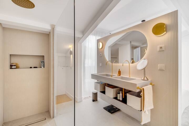 Duplex Terrace & AC Time Out Market gallery image 4