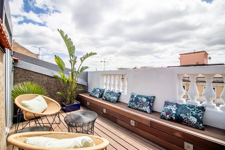 Duplex Terrace & AC Time Out Market