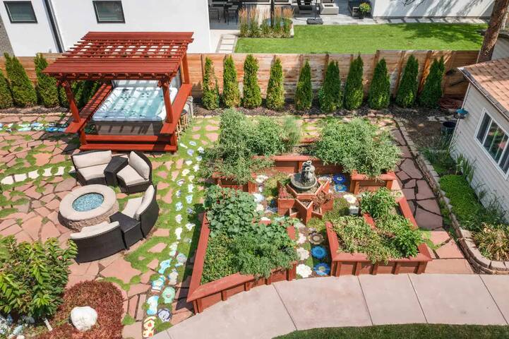 Hot Tub, Firepit, Backyard Oasis- Pet Friendly! gallery image 4