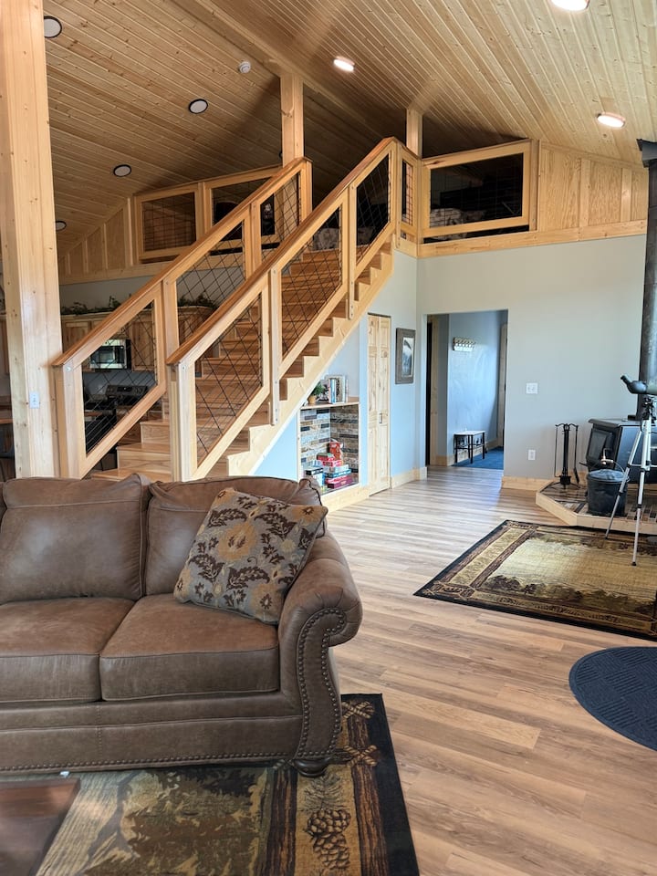 Shkallët për në loft