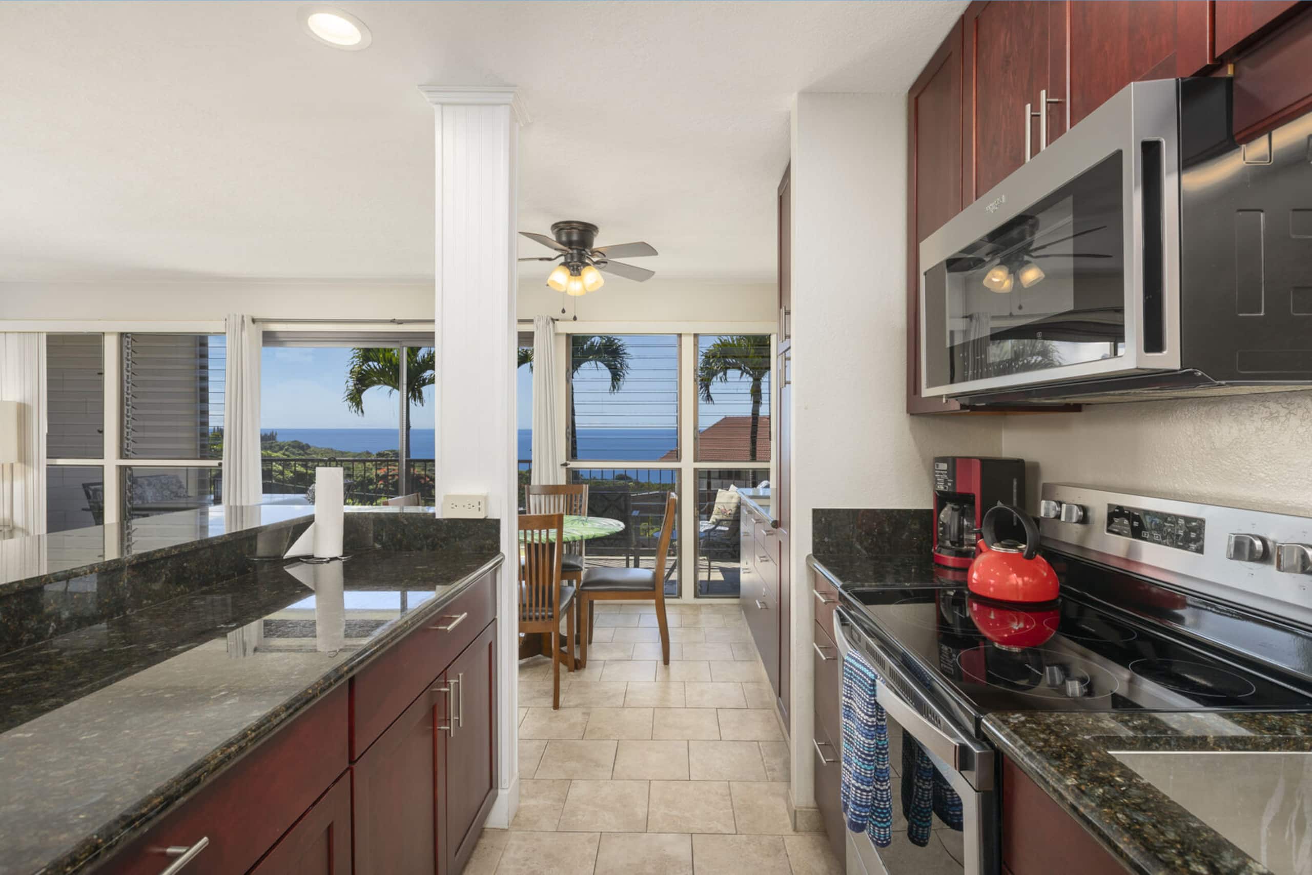 Condo in Holualoa · ★4.9 · 2 bedrooms · 3 beds · 2 private baths - Image 4