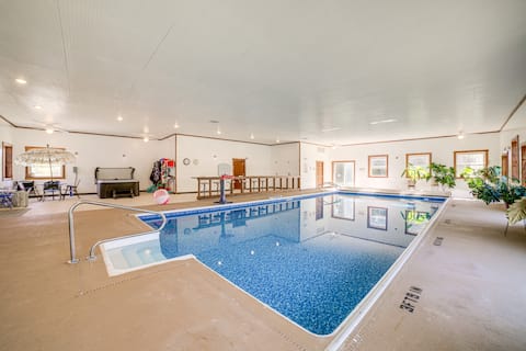 8-Acre Bridgman Oasis: Pool, Hot Tub & Game Room