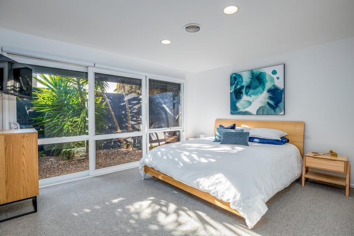 Спалня 1: 1 x KB, след това телевизор
