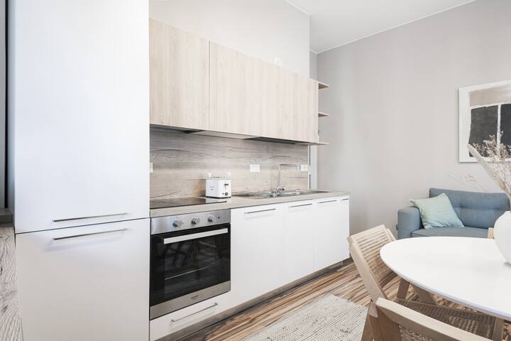 Easylife – Elegant apartment 3 mins from Duomo gallery image 3