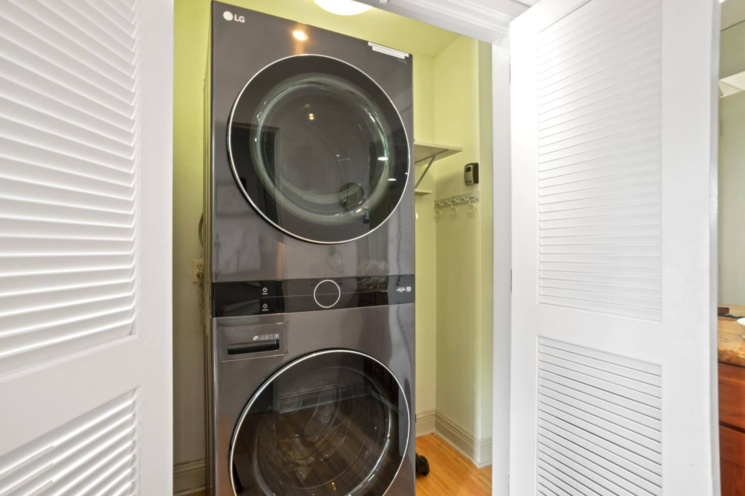 Condo in Lahaina · ★4.33 · 1 bedroom · 2 beds · 2 baths - Image 40
