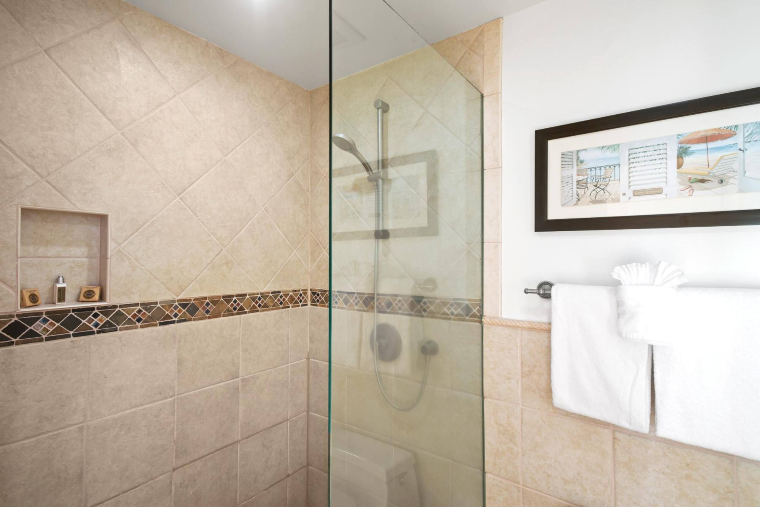 Condo in Lahaina · ★4.33 · 1 bedroom · 2 beds · 2 baths - Image 37