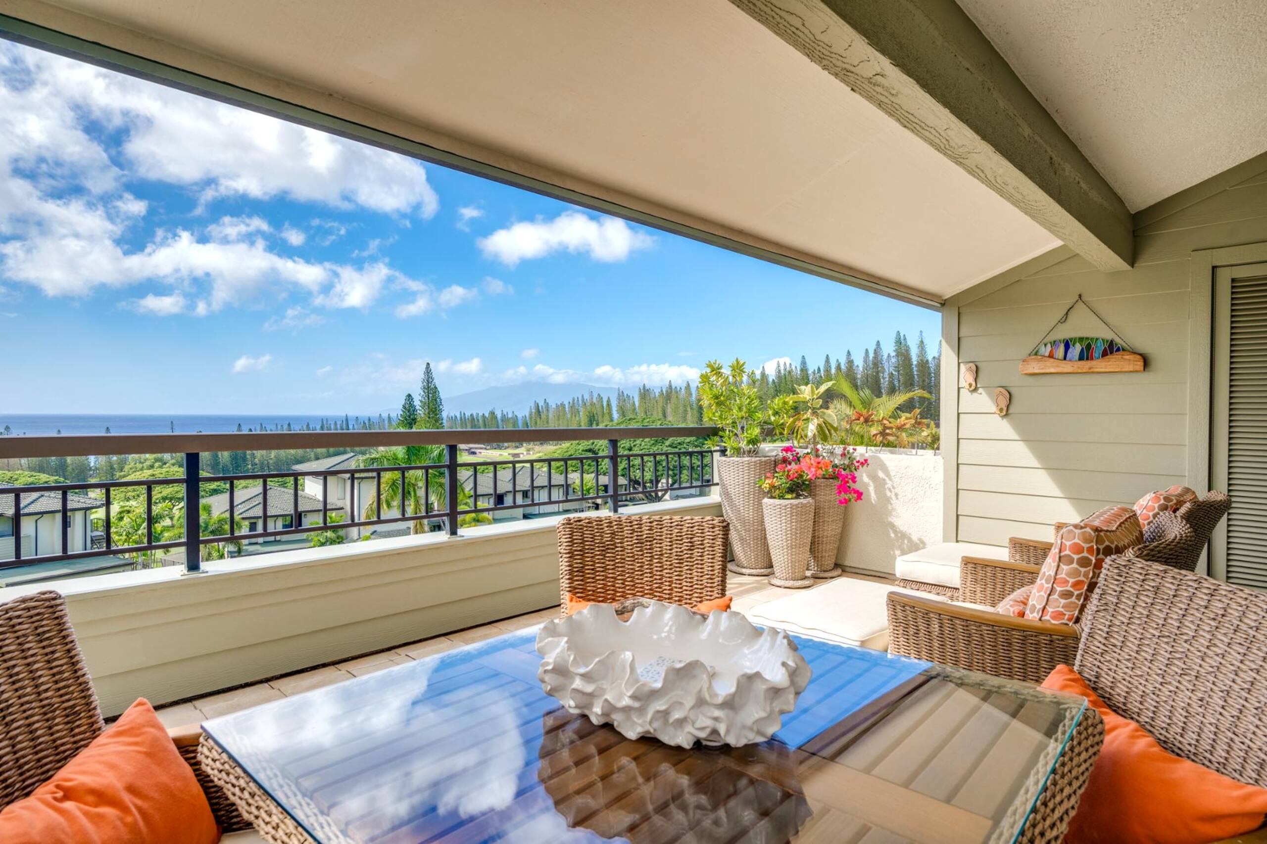 Condo in Lahaina · ★4.33 · 1 bedroom · 2 beds · 2 baths - Image 3