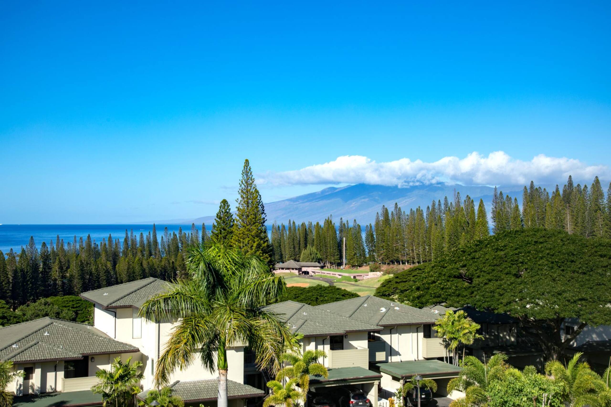 Condo in Lahaina · ★4.33 · 1 bedroom · 2 beds · 2 baths - Image 5