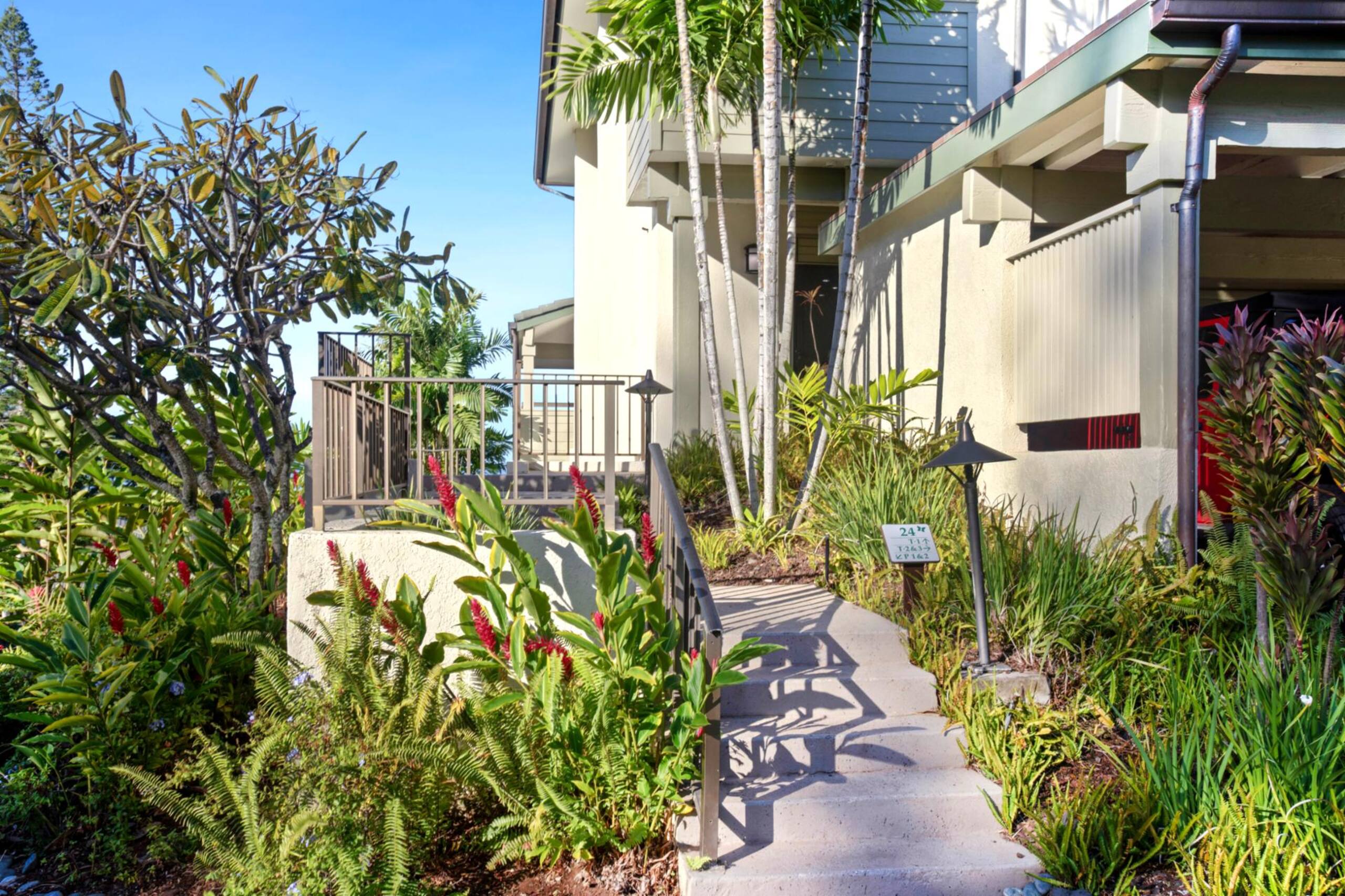 Condo in Lahaina · ★4.33 · 1 bedroom · 2 beds · 2 baths - Image 44