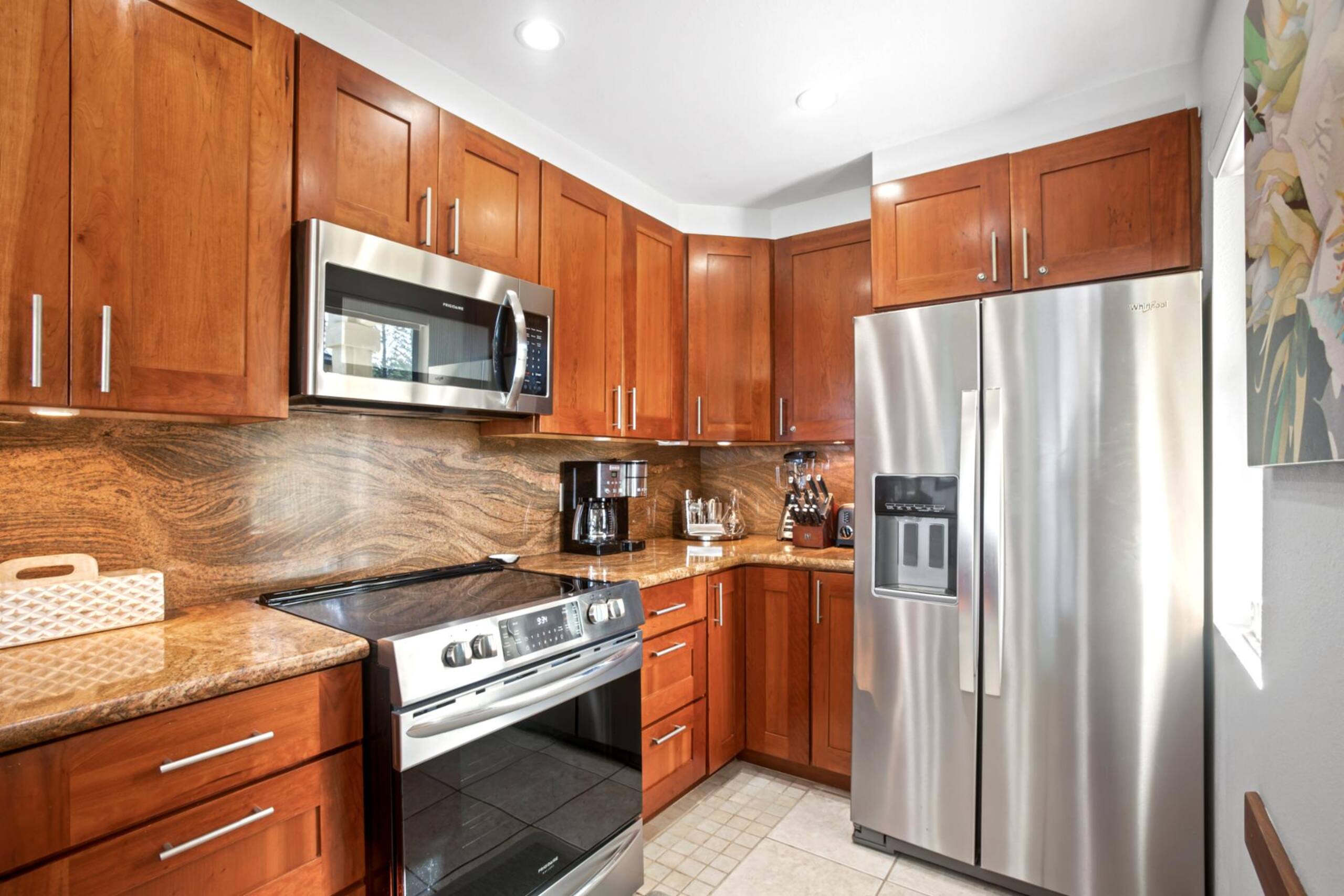 Condo in Lahaina · ★4.33 · 1 bedroom · 2 beds · 2 baths - Image 25