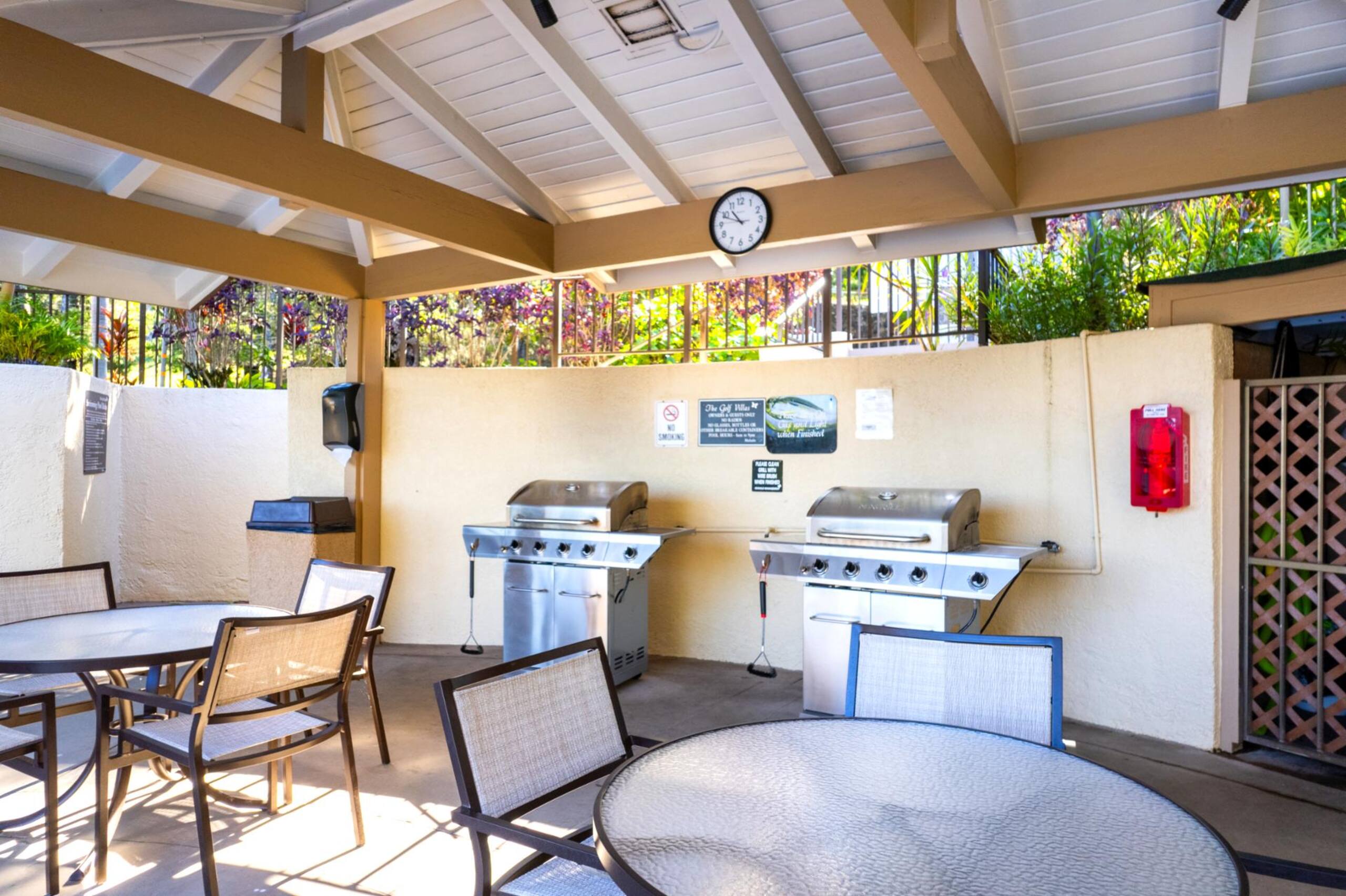 Condo in Lahaina · ★4.33 · 1 bedroom · 2 beds · 2 baths - Image 10