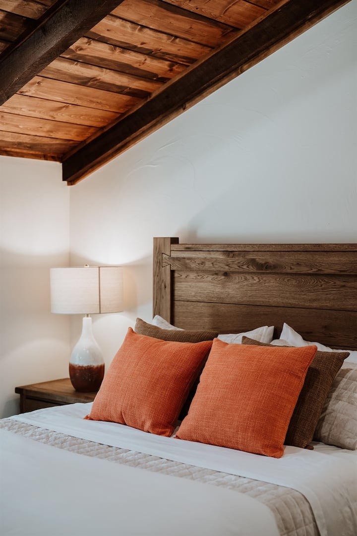 Soggy Beaver Secondary Suite Bed - 4