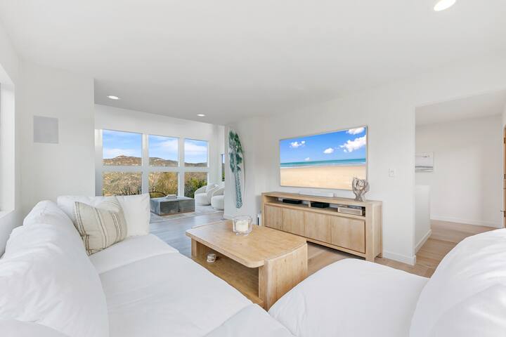 Malibu Retreat w/ Hot tub & Outdoor living gallery image 2