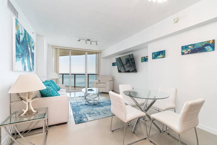 Amazing High Floor Condo With Ocean Views - Wow! - Sunny Isles Beach, FL