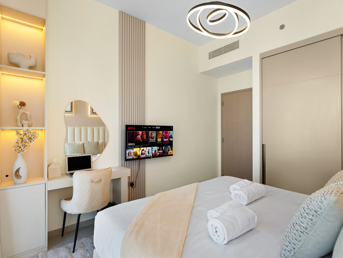 Televizor inteligjent dhe shtroja të buta për net të rehatshme