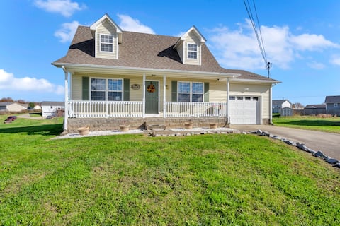 Bigger & Better 3BR Home for 8 | Mid-Term | King