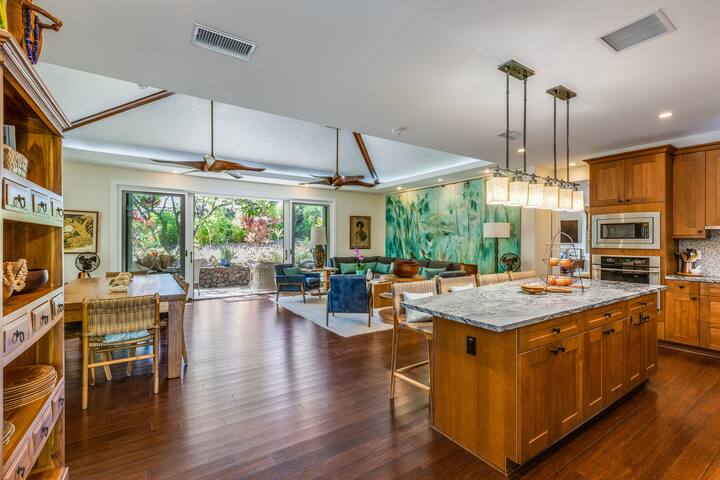 Gorgeous, Fully Refurbished Kamilo Home
