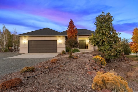 Scenic Views Home, Sleeps 10, Anthony Lakes Ptnr.