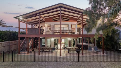 Seabreeze | Beachfront | Family Home | Pool Table