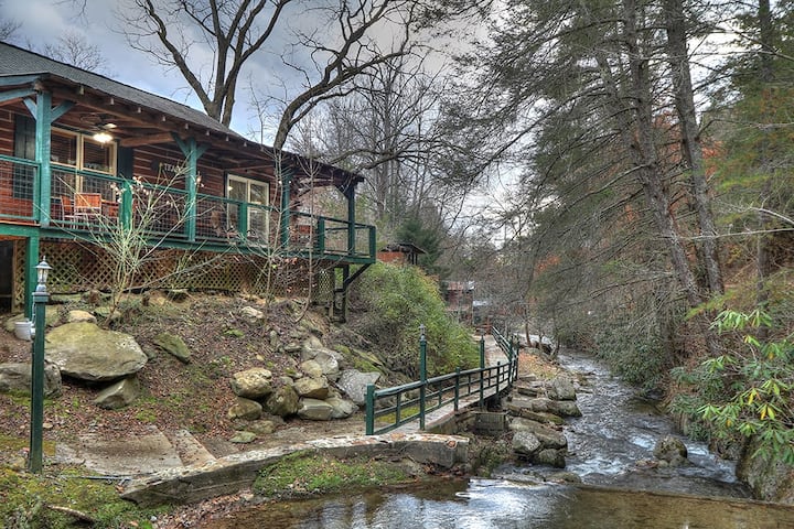 Teagues Mill Cabin | Hot Tub + Pet Friendly - Cosby, TN