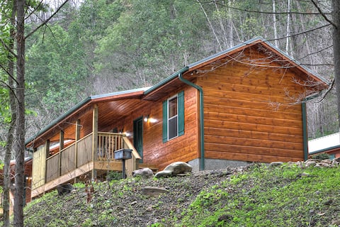 Animal House | Hot Tub + Wi-Fi