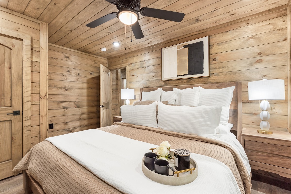 Jan-Feb Deals! Luxury Cabin w/ Pool \u0026 Hot Tub - Cabins for Rent in Pigeon  Forge, Tennessee, United States - Airbnb, image size:1200x800