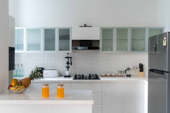 Fully equipped kitchen