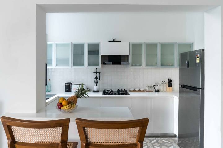 Fully equipped kitchen