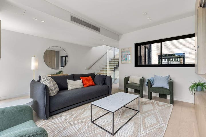 Beautiful Holiday Home w Private Terrace