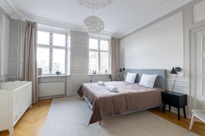 Perfect 3BR City-Break Home gallery image 2