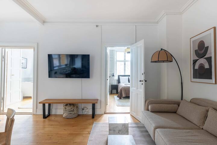 Perfect 3BR City-Break Home gallery image 4