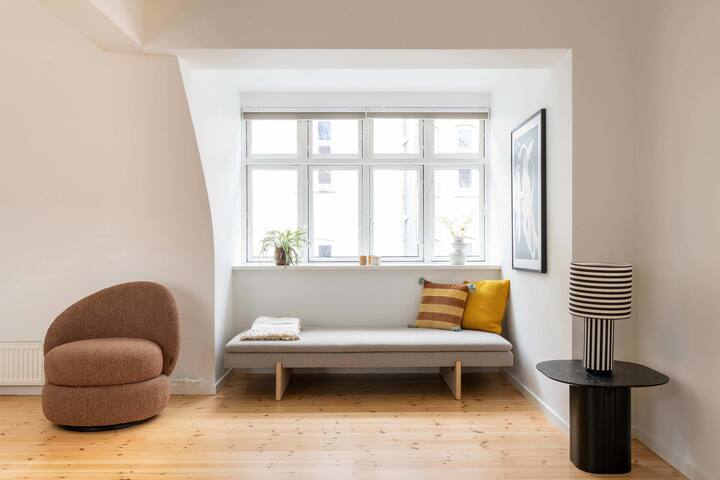 Spacious Nørrebro Stay for Groups & Families gallery image 5