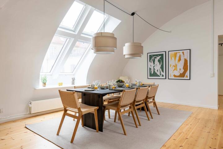 Spacious Nørrebro Stay for Groups & Families gallery image 3
