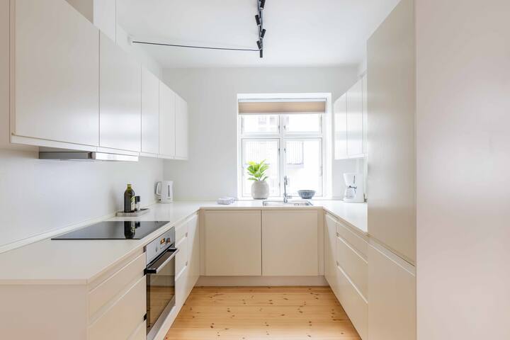 Spacious Nørrebro Stay for Groups & Families gallery image 4