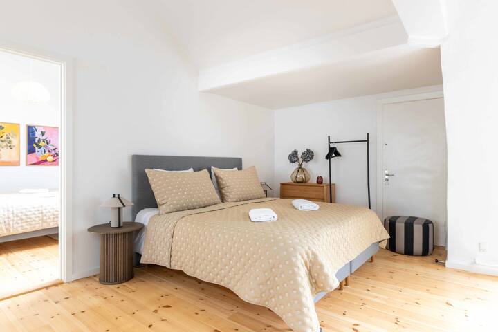 Spacious Nørrebro Stay for Groups & Families gallery image 2