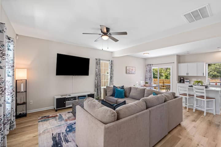 New House W/ New Furniture! Close To Hpu! - High Point University, High Point