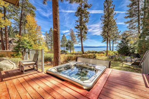 Spellbound Lakefront Lodge w Buoy, Hot Tub & Beach