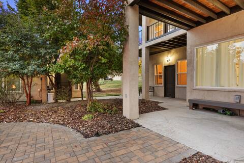 Entire Scenic Views Estate, Large 6 Bdrm, 5.5 Bath