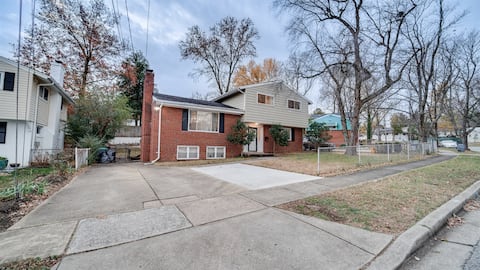 Gorgeous 5BR/3BA Spacious Home 2 minutes from MGM!