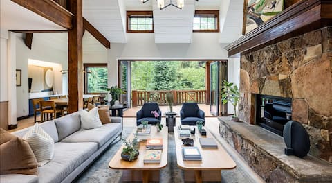 Stunning Ski Home with Hot Tub, Theater, Gym