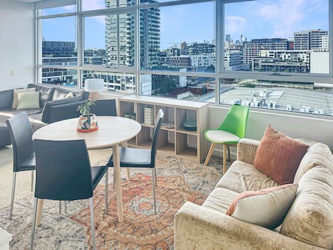 Top Airbnb: Bright Zetland Escape with City Views in Zetland