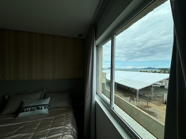 Tazama (kutoka kwenye nyumba / chumba)