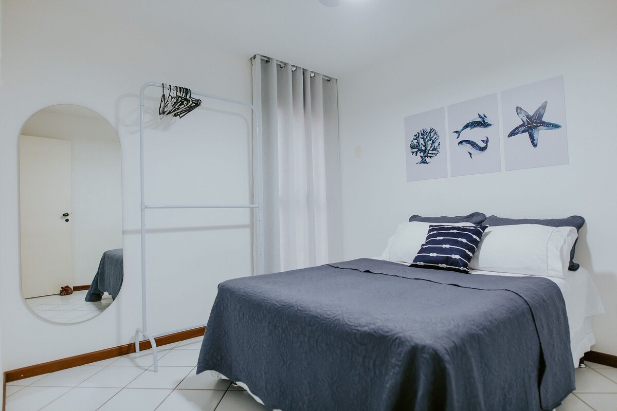 Მთლიანი ოთახის,საძინებლის ფოტო