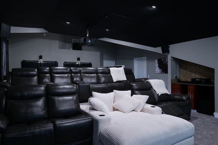 Recliners for 9 and a chaise for 2