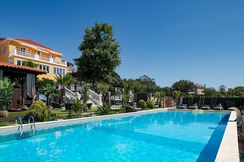 Villa near Lisbon - Pool, Jacuzzi, BBQ, Sauna, Gym