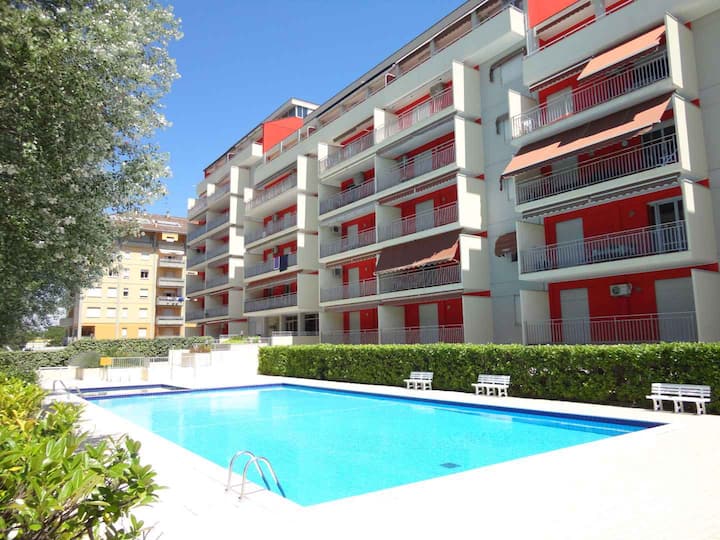 Appartement De Vacances Avec Piscine Et Gardien De - Caorle