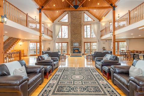 Premier 8 BR Home! Hot Tub, Game Room, Fire Pit!