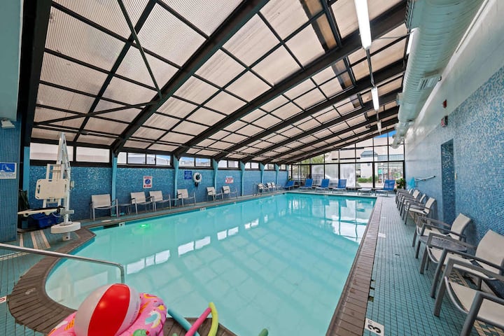 Ocean Views, King Bed & Indoor Heated Pool - First Landing State Park, Virginia Beach