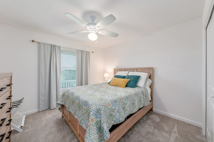 Chambre d’invité 2 – grand lit – placard